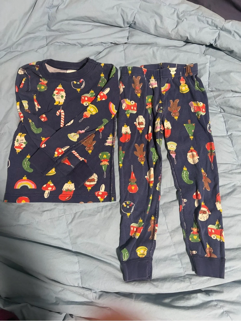 Hanna Andersson Navy Holiday Character Print Pajama Set